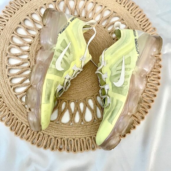 Nike Air VaporMax SE Sneakers Luminous Green (Women's) CI1246-302 in Size 6.5 - Picture 9 of 12